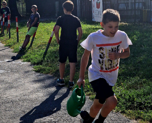 Při společném úkolu si šesťáci vyzkoušeli