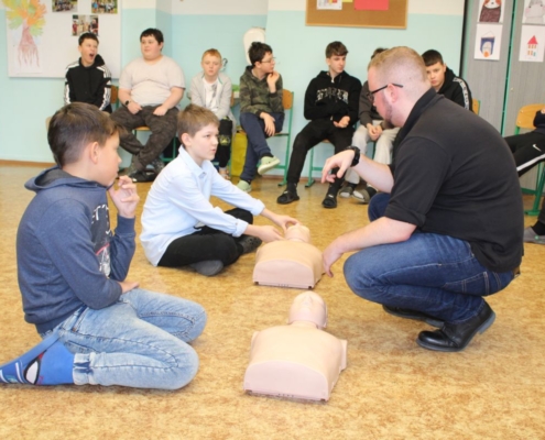 První pomoc při krvácení a resuscitace, prohlídka sanitky